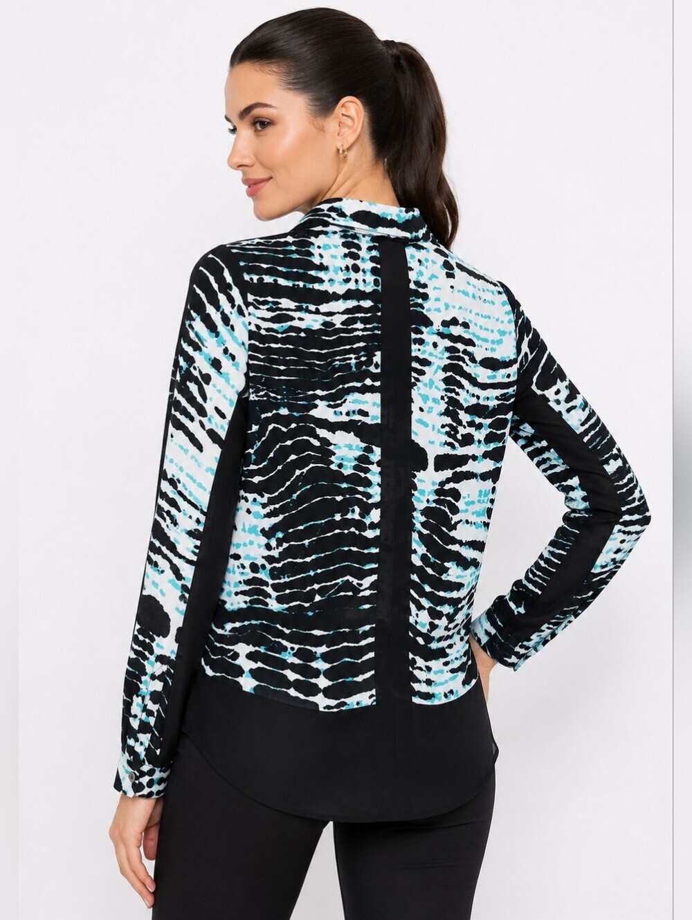 Siberian Women's Zebra Printed Button-Front in Black and Aqua. Size 40 (USA M) - Picture 3 of 7